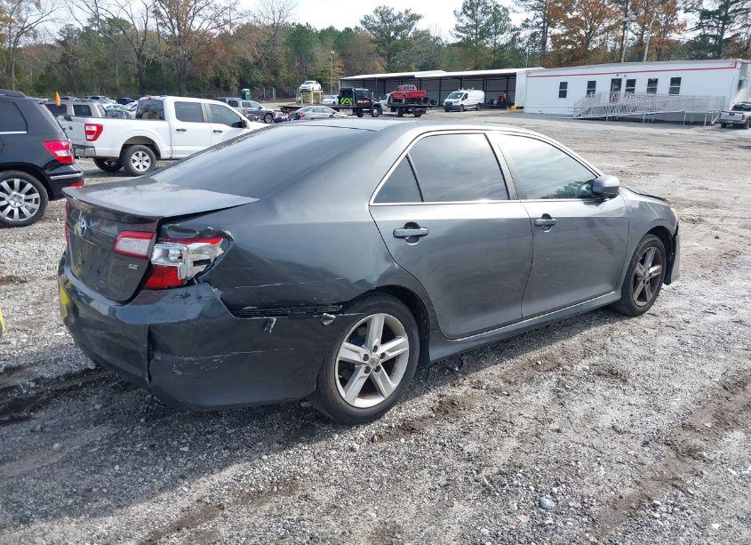 Photo 4 of 2014 Toyota Camry SE (VIN 4T1BF1FK6EU373819)
