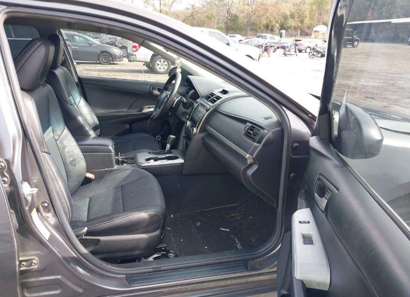 Photo 5 of 2014 Toyota Camry SE (VIN 4T1BF1FK6EU373819)