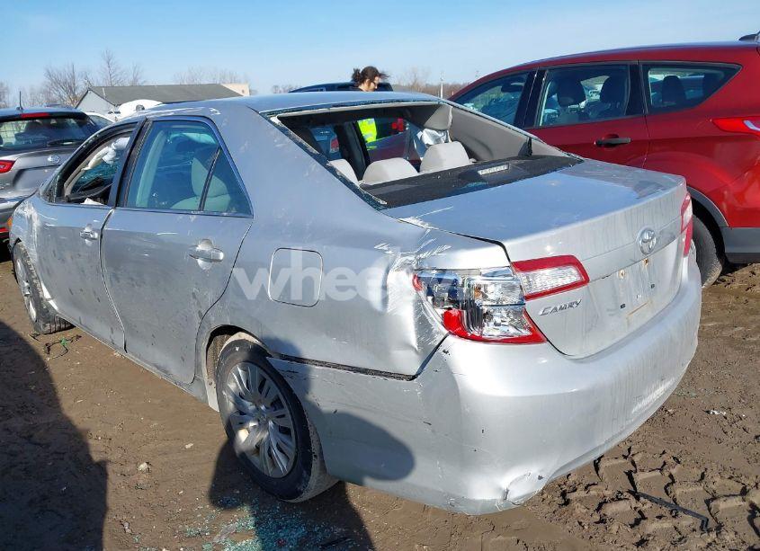 Photo 3 of 2014 Toyota Camry LE (VIN 4T1BF1FK6EU374615)
