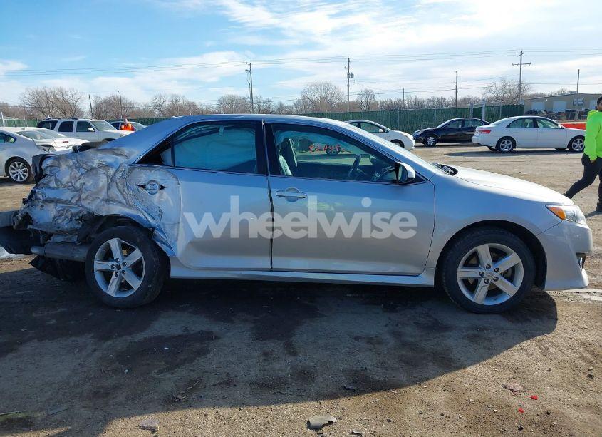 Photo 13 of 2014 Toyota Camry SE (VIN 4T1BF1FK6EU379961)