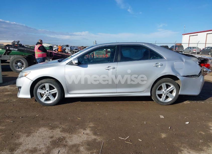 Photo 14 of 2014 Toyota Camry SE (VIN 4T1BF1FK6EU379961)