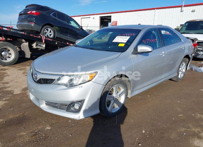 Photo 2 of 2014 Toyota Camry SE (VIN 4T1BF1FK6EU379961)