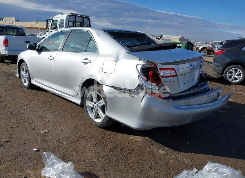 Photo 3 of 2014 Toyota Camry SE (VIN 4T1BF1FK6EU379961)