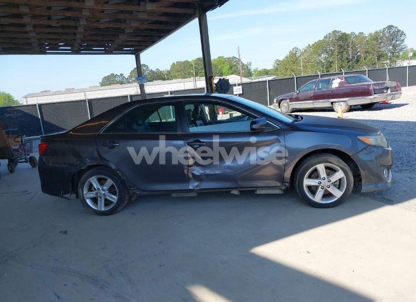 Photo 13 of 2014 Toyota Camry SE (VIN 4T1BF1FK6EU383895)