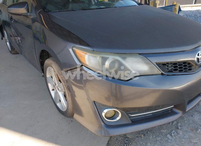 Photo 17 of 2014 Toyota Camry SE (VIN 4T1BF1FK6EU383895)