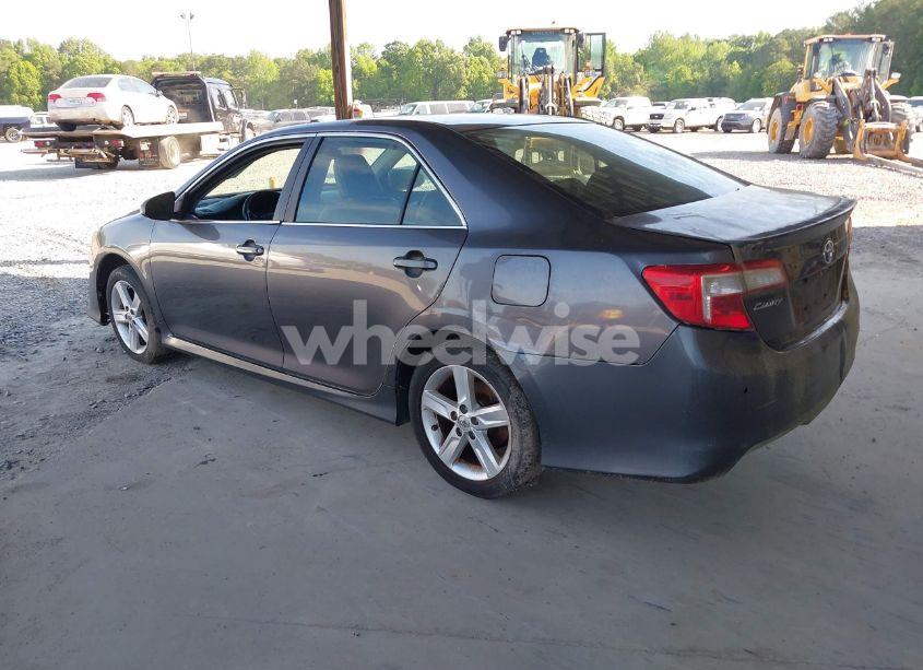 Photo 3 of 2014 Toyota Camry SE (VIN 4T1BF1FK6EU383895)