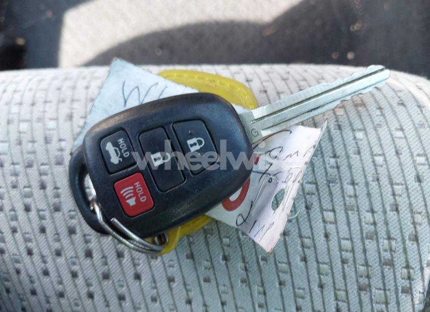 Photo 11 of 2014 Toyota Camry LE (VIN 4T1BF1FK6EU388630)