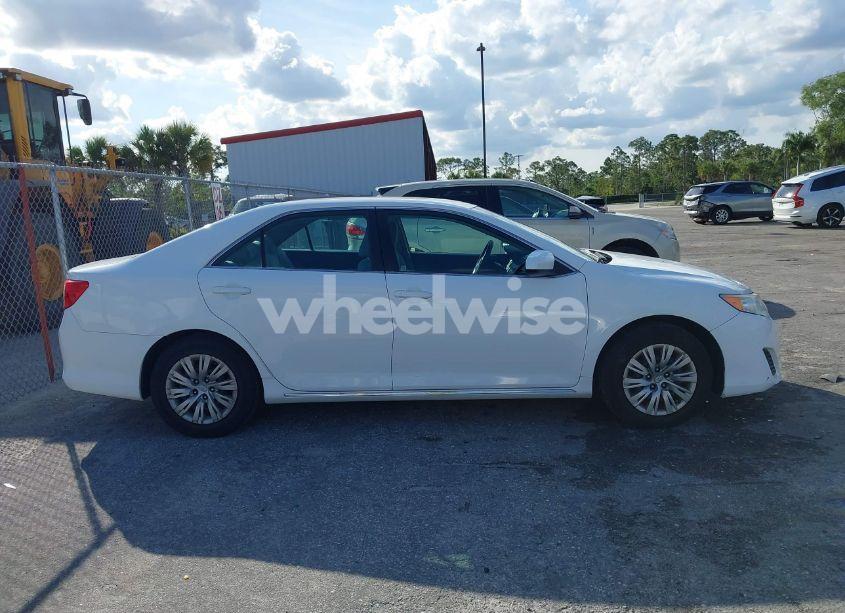 Photo 14 of 2014 Toyota Camry LE (VIN 4T1BF1FK6EU388630)