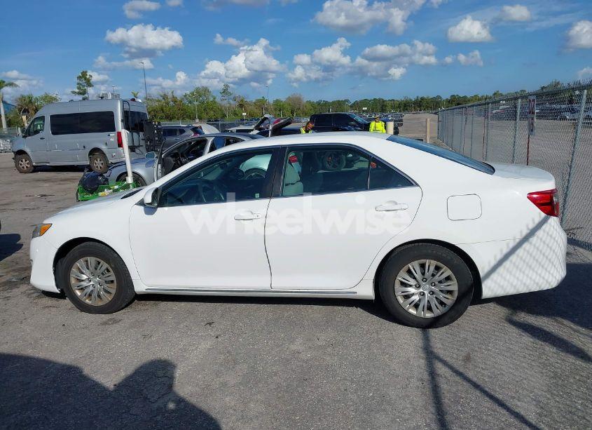 Photo 15 of 2014 Toyota Camry LE (VIN 4T1BF1FK6EU388630)