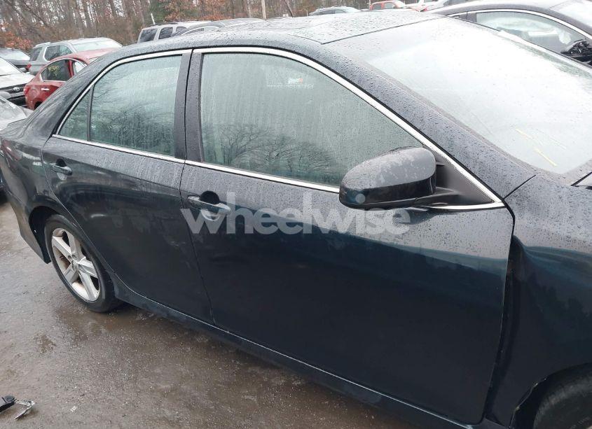 Photo 13 of 2014 Toyota Camry SE (VIN 4T1BF1FK6EU392080)