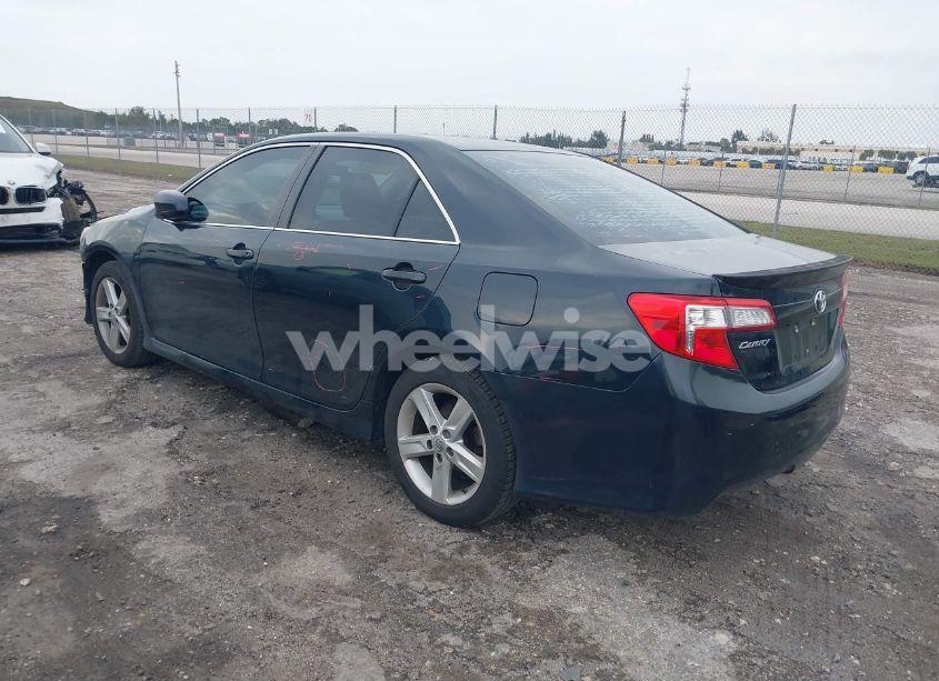 Photo 3 of 2014 Toyota Camry SE (VIN 4T1BF1FK6EU392905)