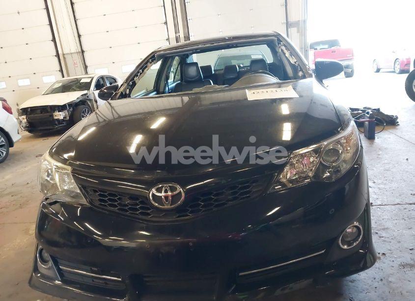 Photo 13 of 2014 Toyota Camry SE (VIN 4T1BF1FK6EU400548)