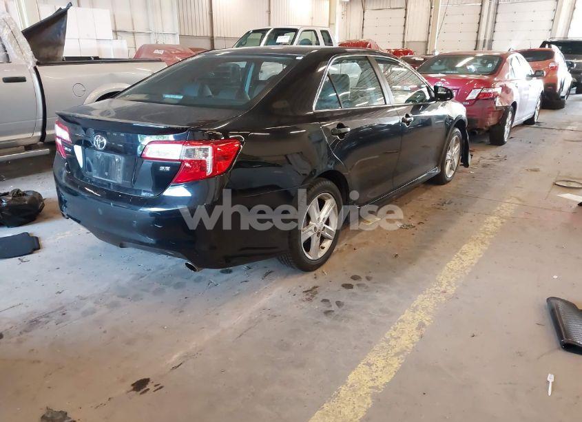 Photo 4 of 2014 Toyota Camry SE (VIN 4T1BF1FK6EU400548)