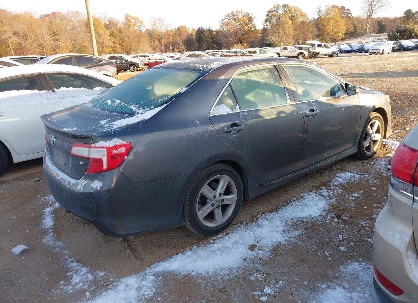 Photo 4 of 2014 Toyota Camry SE (VIN 4T1BF1FK6EU406883)