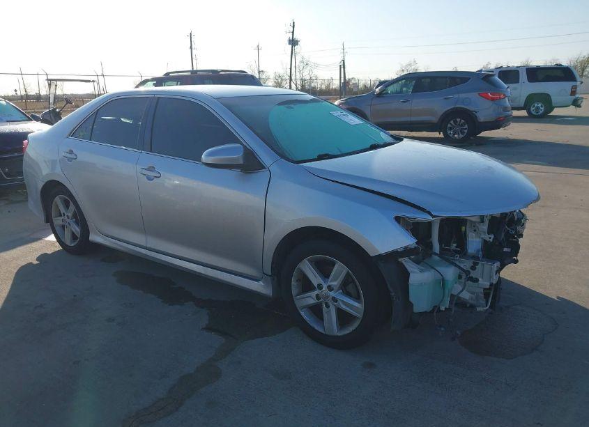 2014 Toyota Camry SE (VIN 4T1BF1FK6EU408102) main photo