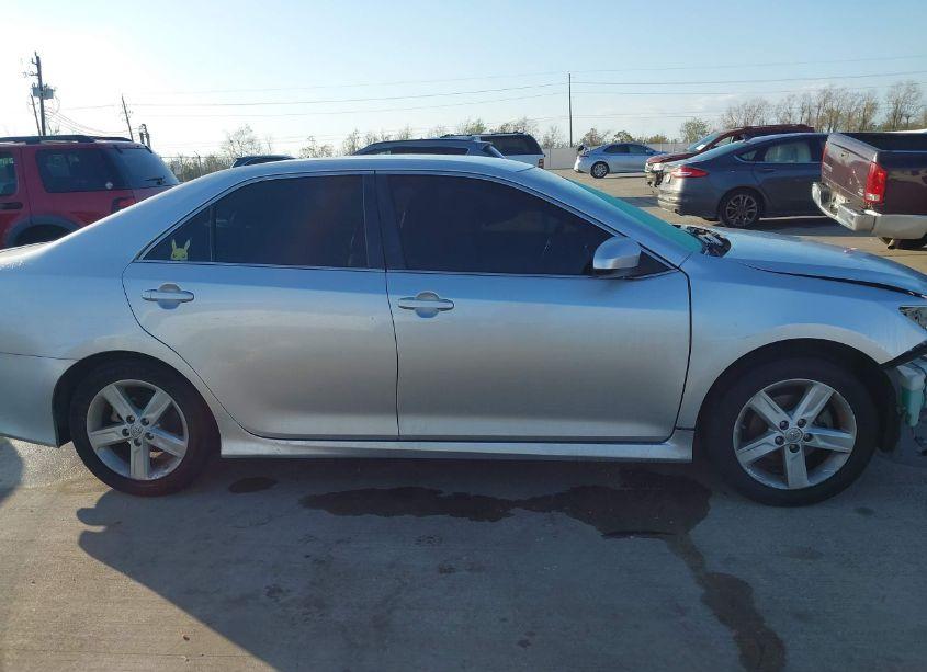 Photo 13 of 2014 Toyota Camry SE (VIN 4T1BF1FK6EU408102)