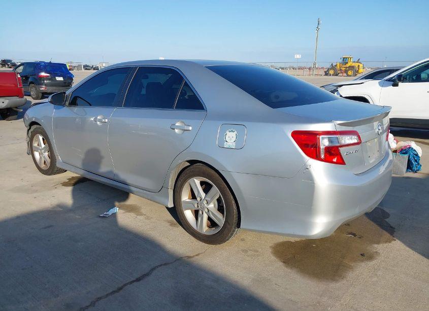 Photo 3 of 2014 Toyota Camry SE (VIN 4T1BF1FK6EU408102)