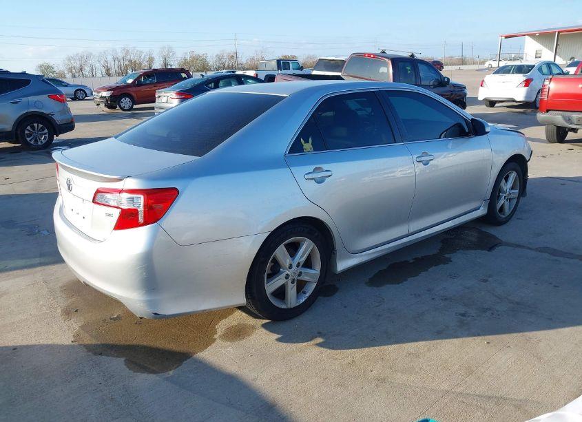 Photo 4 of 2014 Toyota Camry SE (VIN 4T1BF1FK6EU408102)