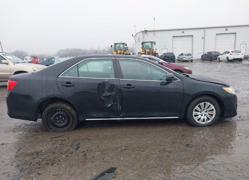 Photo 12 of 2014 Toyota Camry LE (VIN 4T1BF1FK6EU413400)