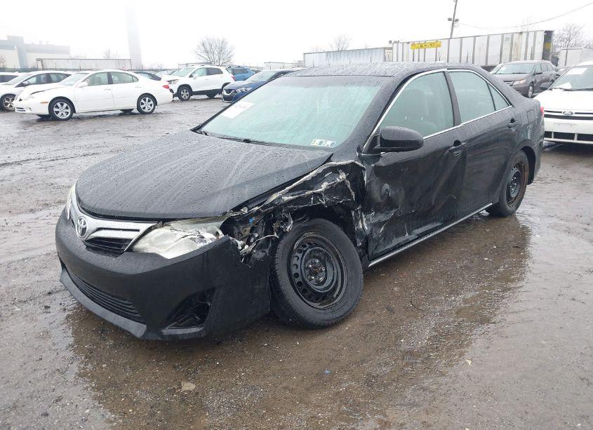 Photo 2 of 2014 Toyota Camry LE (VIN 4T1BF1FK6EU413400)