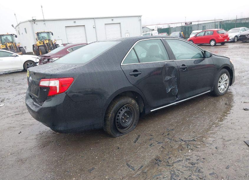 Photo 4 of 2014 Toyota Camry LE (VIN 4T1BF1FK6EU413400)