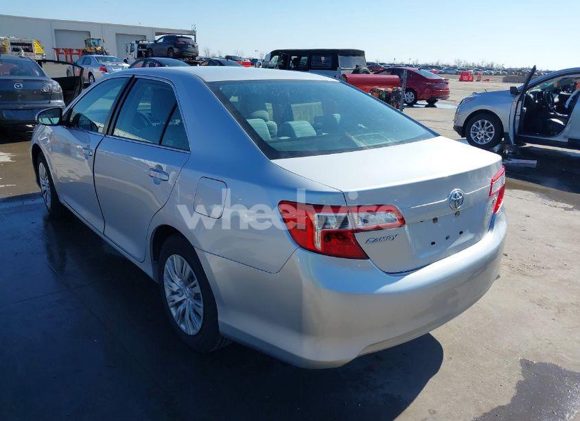 Photo 3 of 2014 Toyota Camry LE (VIN 4T1BF1FK6EU420654)