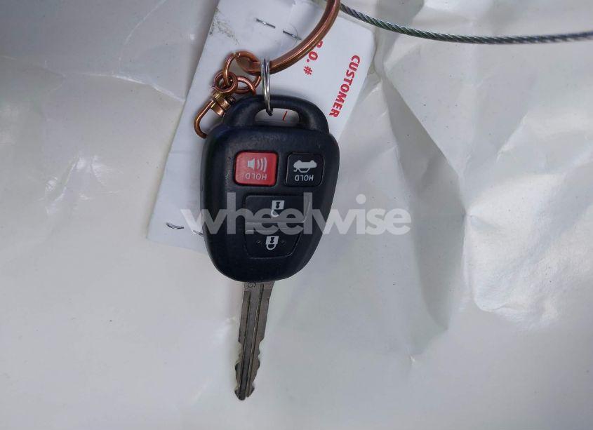 Photo 11 of 2014 Toyota Camry LE (VIN 4T1BF1FK6EU426468)