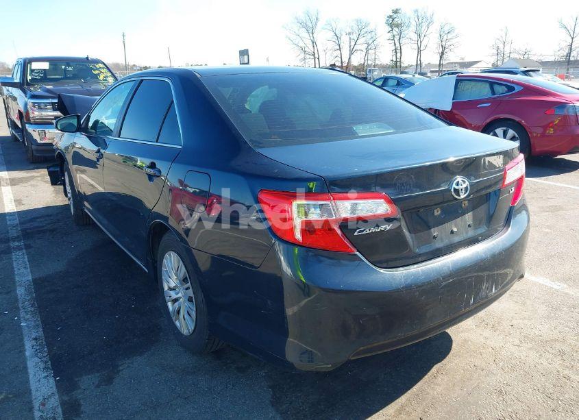 Photo 3 of 2014 Toyota Camry LE (VIN 4T1BF1FK6EU426468)