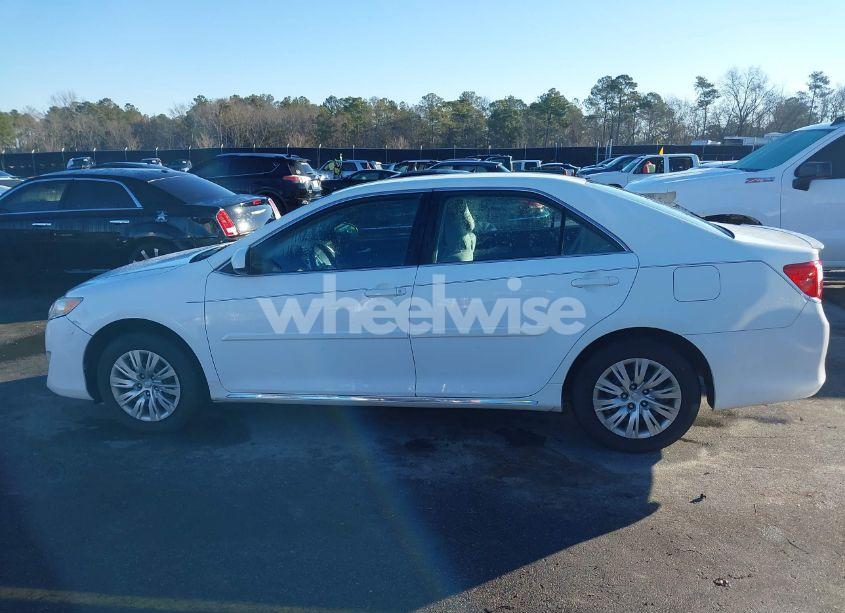 Photo 14 of 2014 Toyota Camry LE (VIN 4T1BF1FK6EU442038)