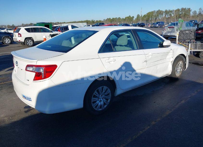 Photo 4 of 2014 Toyota Camry LE (VIN 4T1BF1FK6EU442038)