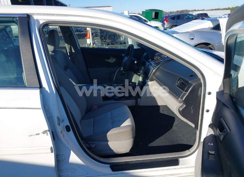 Photo 5 of 2014 Toyota Camry LE (VIN 4T1BF1FK6EU442038)