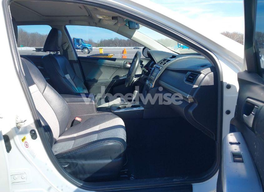 Photo 5 of 2014 Toyota Camry SE SPORT (VIN 4T1BF1FK6EU446204)