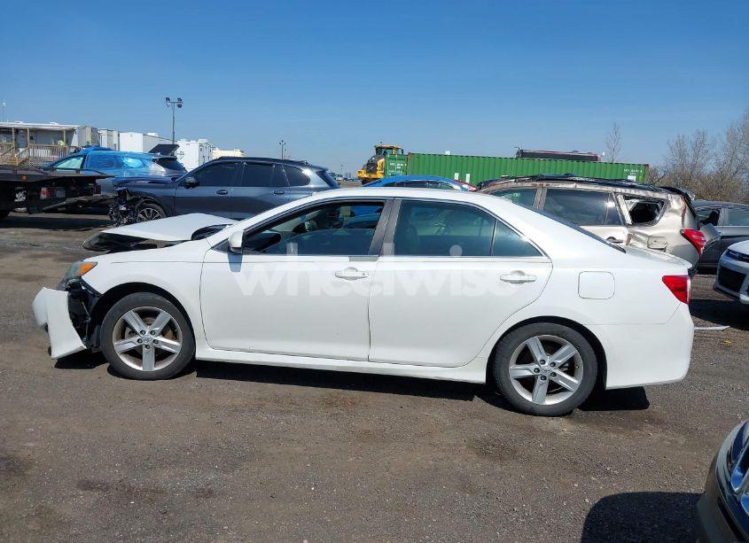 Photo 14 of 2014 Toyota Camry SE (VIN 4T1BF1FK6EU446445)