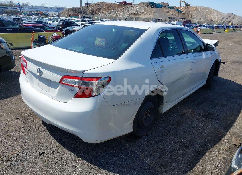 Photo 4 of 2014 Toyota Camry SE (VIN 4T1BF1FK6EU446445)