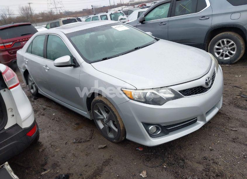 2014 Toyota Camry SE SPORT (VIN 4T1BF1FK6EU453573) main photo