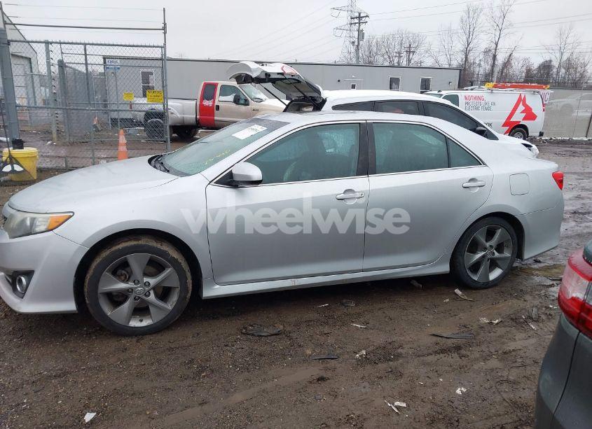 Photo 14 of 2014 Toyota Camry SE SPORT (VIN 4T1BF1FK6EU453573)