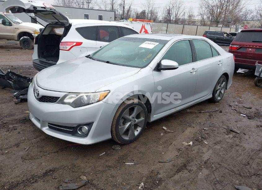 Photo 2 of 2014 Toyota Camry SE SPORT (VIN 4T1BF1FK6EU453573)