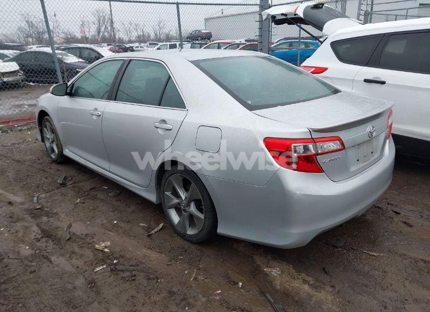 Photo 3 of 2014 Toyota Camry SE SPORT (VIN 4T1BF1FK6EU453573)