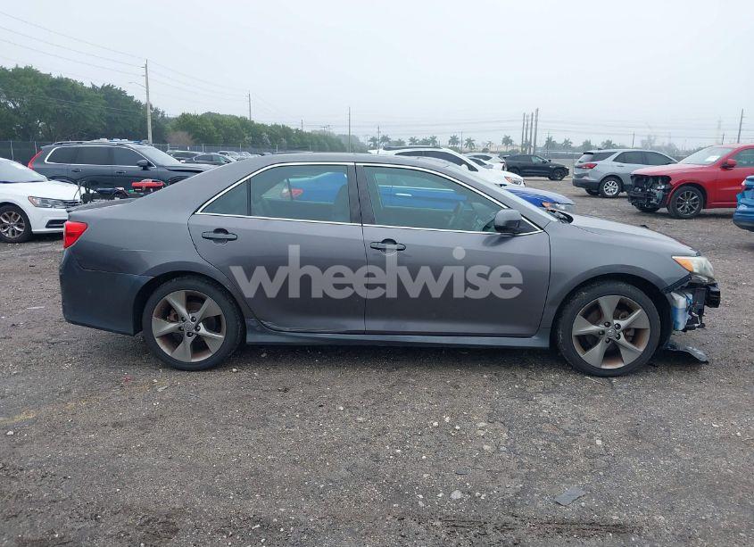 Photo 14 of 2014 Toyota Camry SE SPORT (VIN 4T1BF1FK6EU458790)