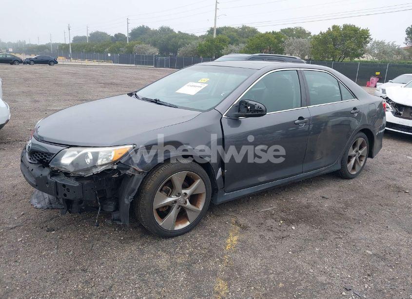 Photo 2 of 2014 Toyota Camry SE SPORT (VIN 4T1BF1FK6EU458790)