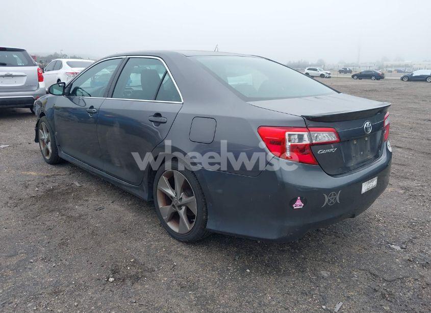 Photo 3 of 2014 Toyota Camry SE SPORT (VIN 4T1BF1FK6EU458790)