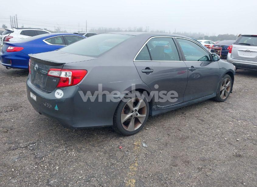 Photo 4 of 2014 Toyota Camry SE SPORT (VIN 4T1BF1FK6EU458790)