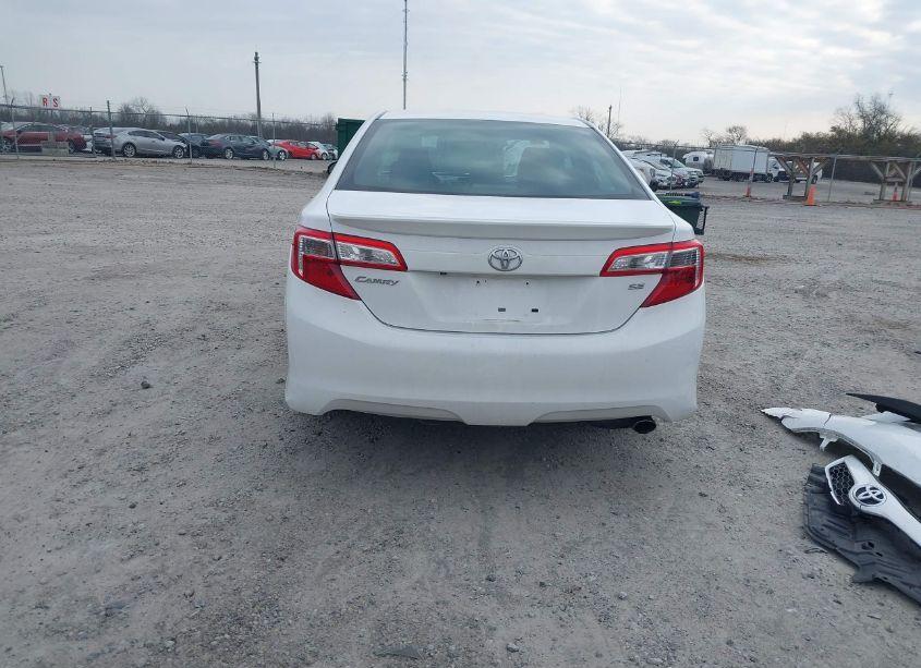 Photo 17 of 2014 Toyota Camry SE (VIN 4T1BF1FK6EU462824)