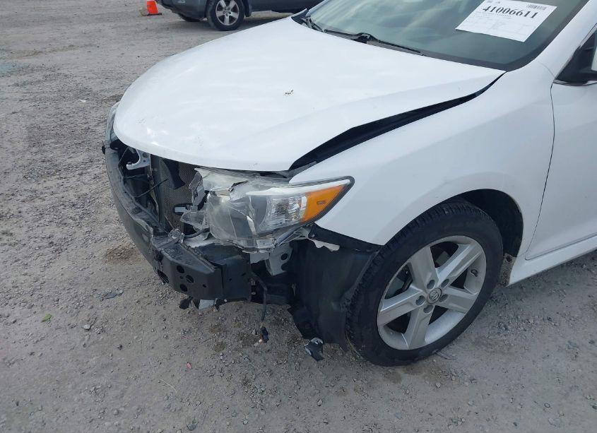 Photo 18 of 2014 Toyota Camry SE (VIN 4T1BF1FK6EU462824)