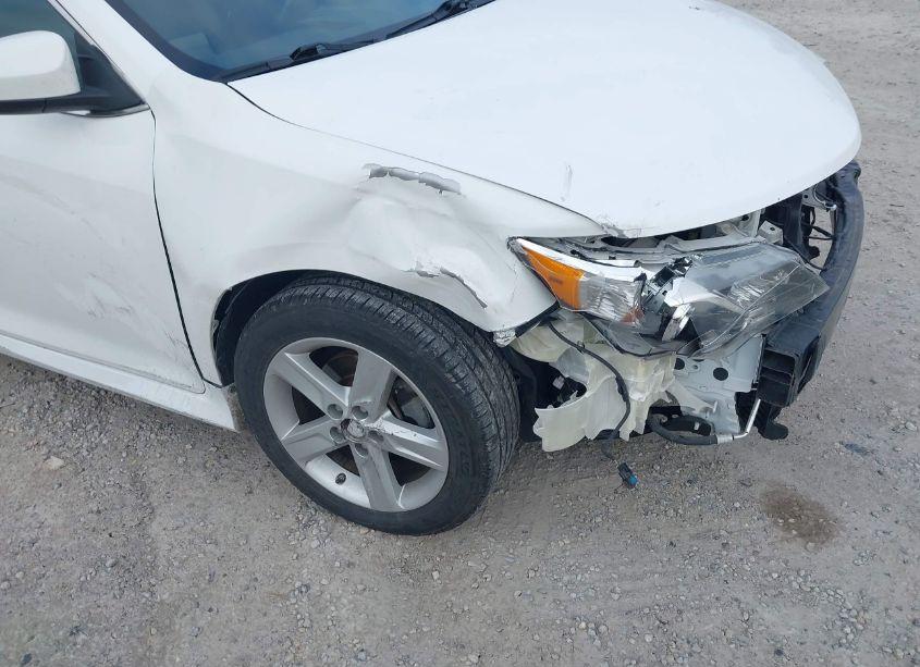 Photo 19 of 2014 Toyota Camry SE (VIN 4T1BF1FK6EU462824)