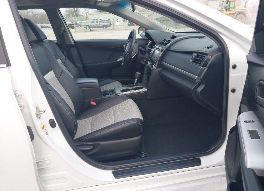 Photo 5 of 2014 Toyota Camry SE (VIN 4T1BF1FK6EU462824)