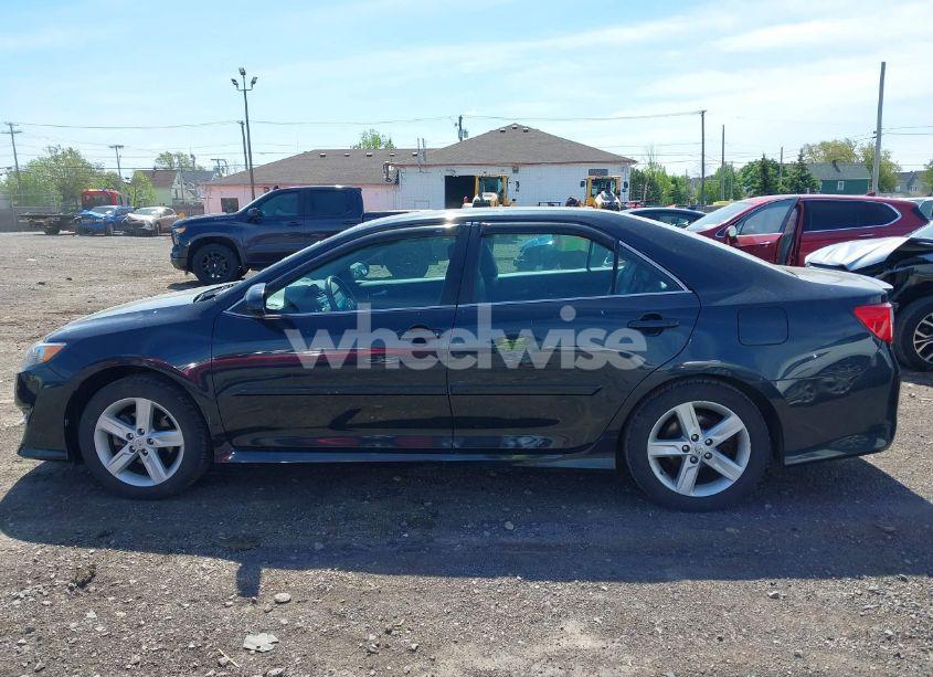 Photo 14 of 2014 Toyota Camry SE (VIN 4T1BF1FK6EU465125)