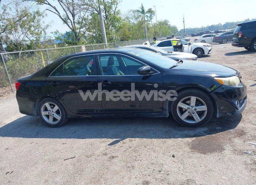 Photo 14 of 2014 Toyota Camry SE (VIN 4T1BF1FK6EU467408)