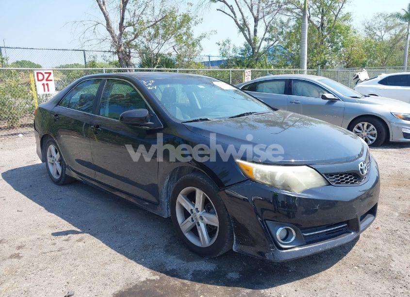 Photo 6 of 2014 Toyota Camry SE (VIN 4T1BF1FK6EU467408)
