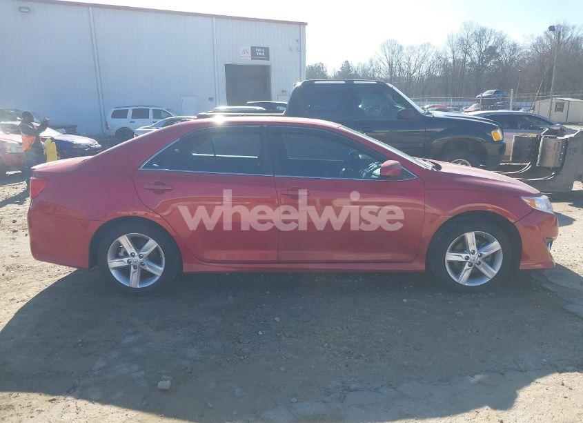 Photo 13 of 2014 Toyota Camry SE (VIN 4T1BF1FK6EU729928)